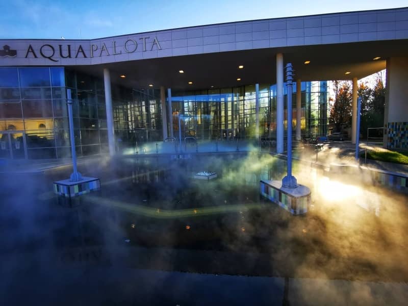 Termálny aquapark Gyula (Gyulai Várfürdő) - bazény